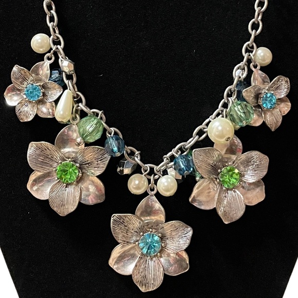 NWOT Premier Designs Floral Necklace: Blue, Green & Silver Beaded Beauty - Picture 2 of 4